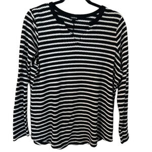 Torrid Women’s Long Sleeve Black & White Striped V-Neck Shirt Size 0, L, 12 GUC